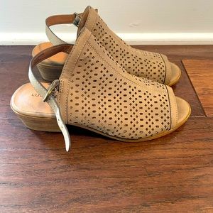 Girls sandals size 2